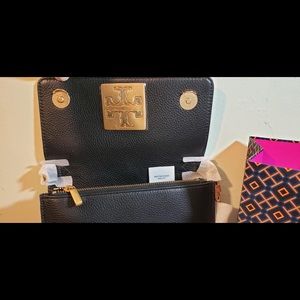 Tory Burch Bags - Tory Burch Britten Chain Wallet Tory Burch Bags - Tory Burch Britten Chain Wallet